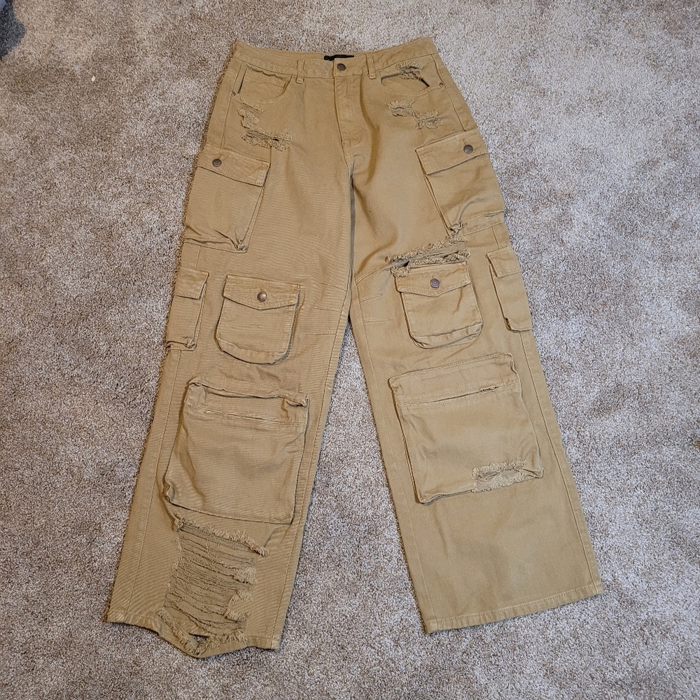 1. Lily High Rise Distressed Cargo Jeans - Olive Size: 13